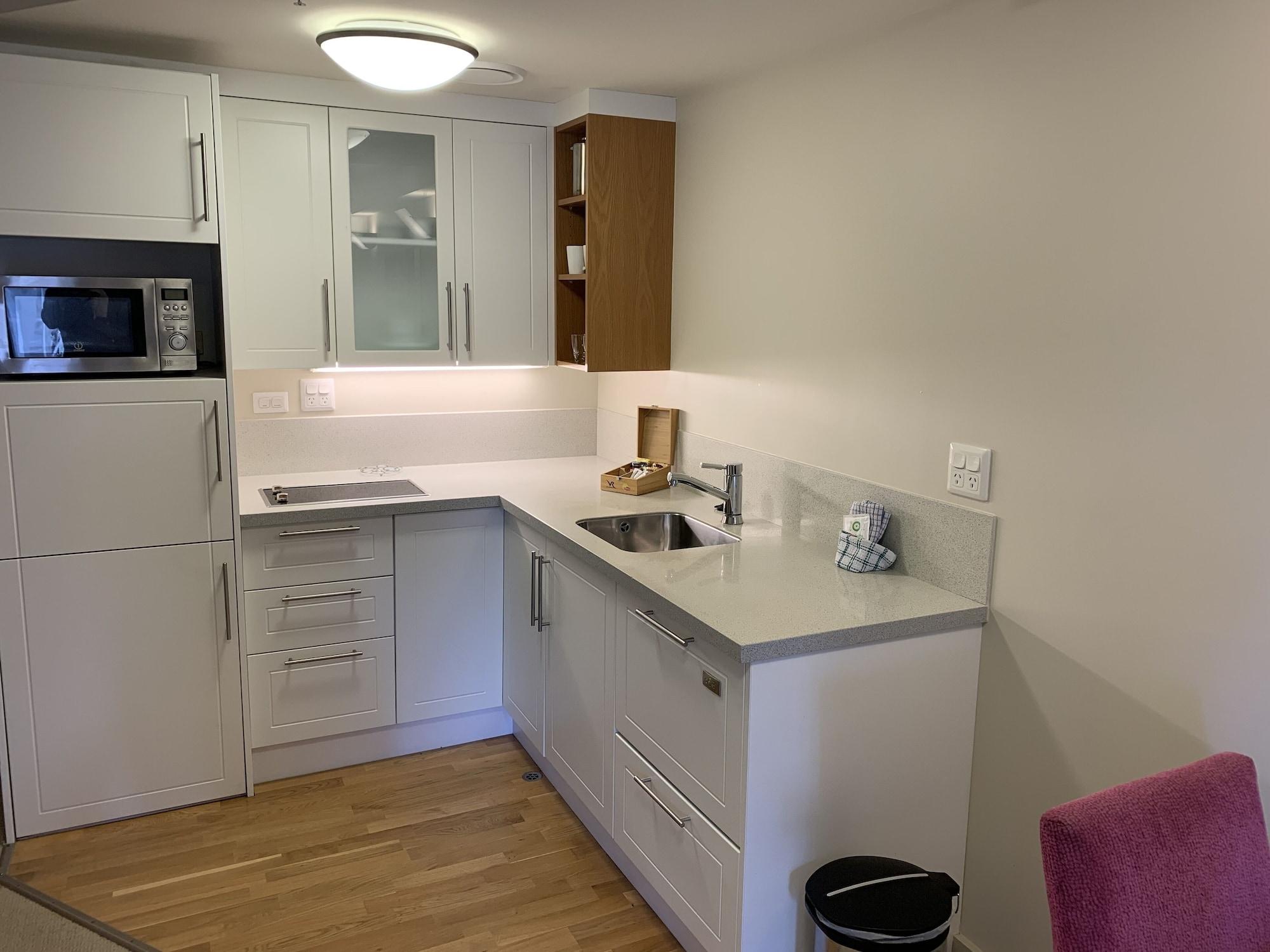 Vr Takapuna Auckland Eksteriør bilde A typical kitchen in a student apartment