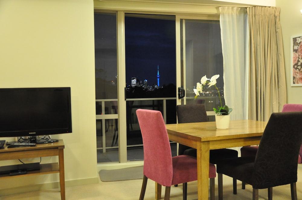 Vr Takapuna Auckland Eksteriør bilde A typical condominium interior
