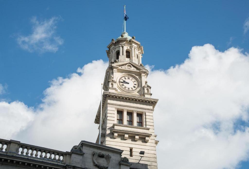 Vr Takapuna Auckland Eksteriør bilde The clock tower