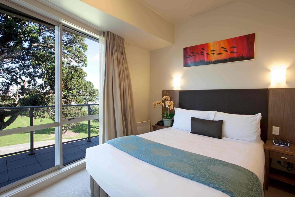 Vr Takapuna Auckland Eksteriør bilde A bedroom at the hotel
