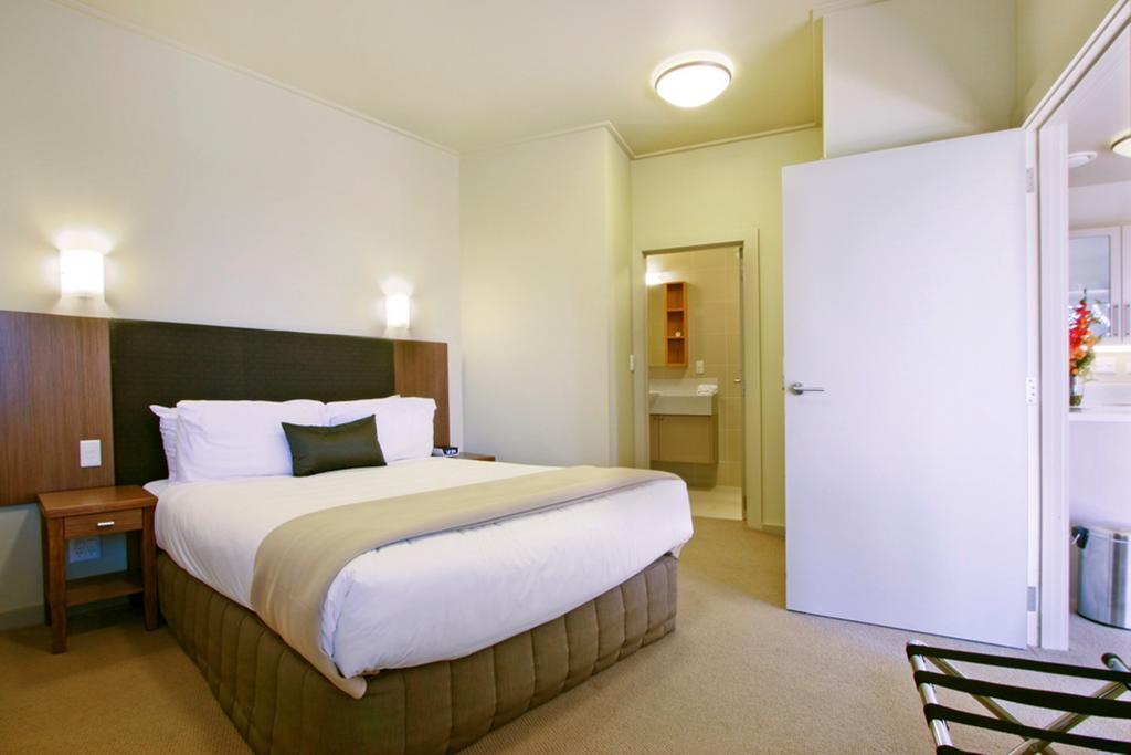 Vr Takapuna Auckland Eksteriør bilde A typical bedroom at the hotel